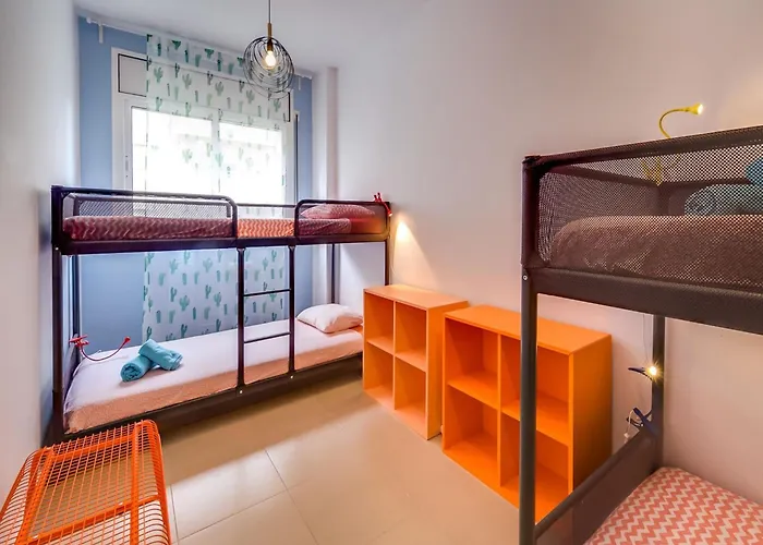 In Fenals Near Stunning Beaches Appartement *