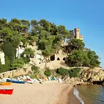 In Fenals Near Stunning Beaches Льорет-де-Мар