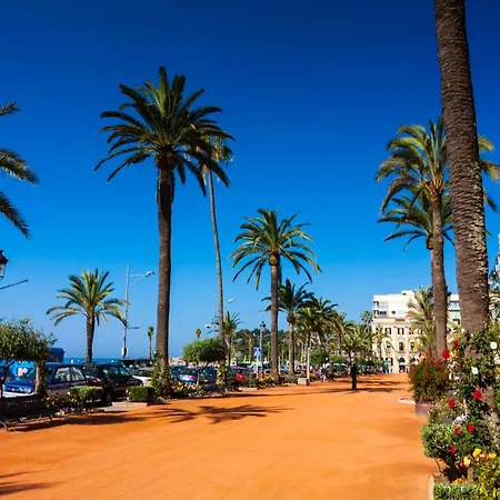 Apartamento In Fenals Near Stunning Beaches