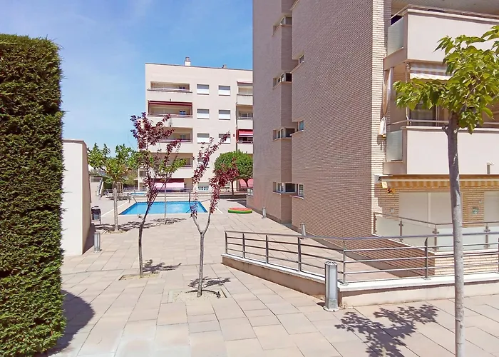 In Fenals Near Stunning Beaches Apartamento *