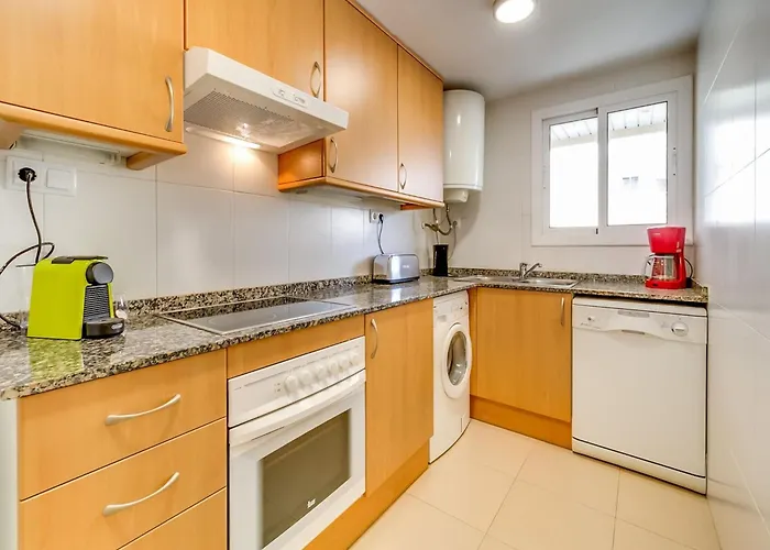 In Fenals Near Stunning Beaches Apartamento *