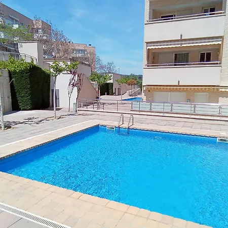 Διαμέρισμα In Fenals Near Stunning Beaches *