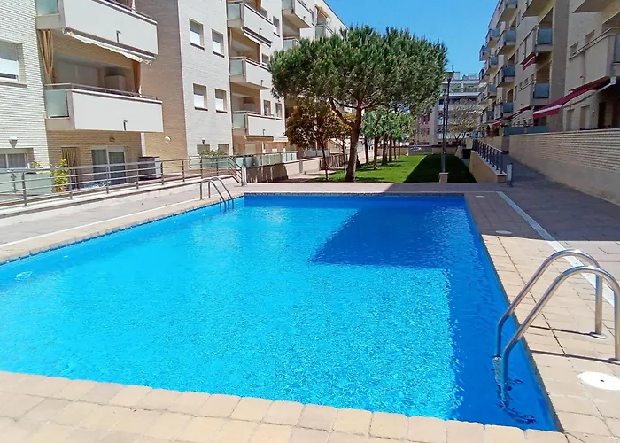 Διαμέρισμα In Fenals Near Stunning Beaches Λορέτ Ντε Μαρ